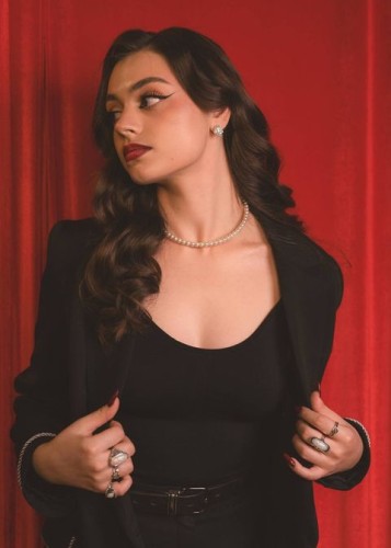 Полли, Г. Мытищи